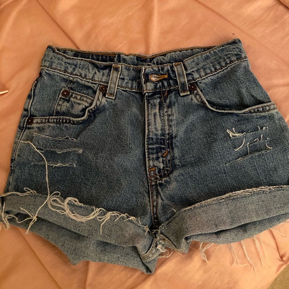 Vintage High Wasted Levi’s